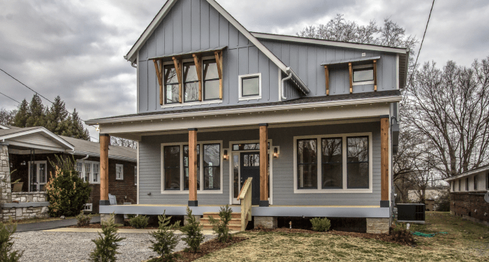 10 Stunning Home Exteriors with Board and Batten Siding – Craftivity ...