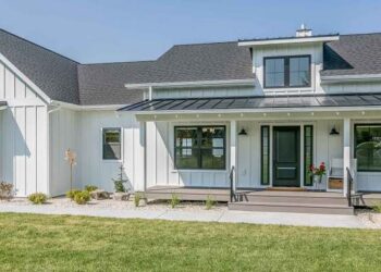 What Is A Board And Batten House at Annie Lambert blog