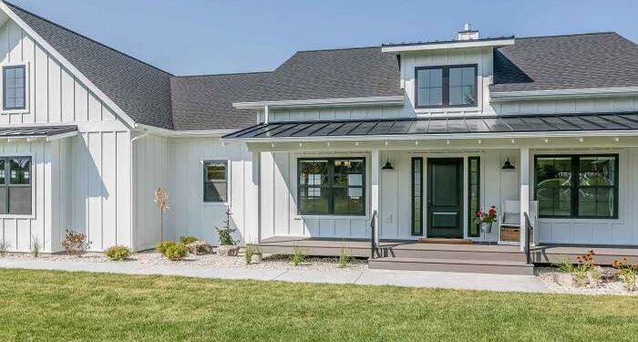 What Is A Board And Batten House at Annie Lambert blog